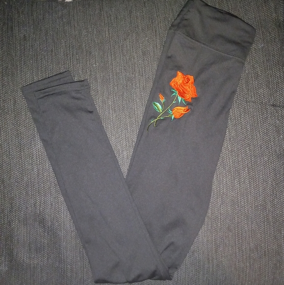 3 pair of leggings - Picture 2 of 5